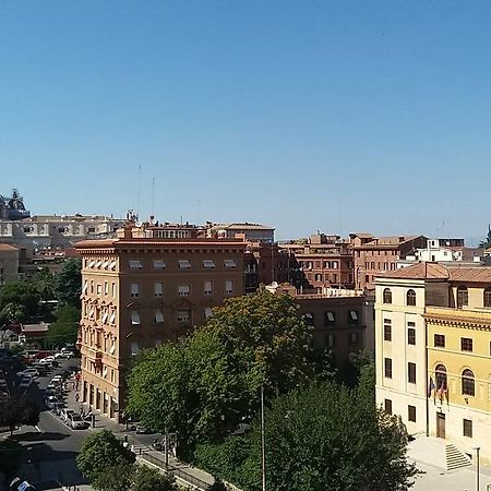 S. Pietro Terrace Acomodação com café da manhã Roma Exterior foto